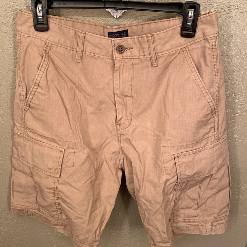 Levi Strauss tan cargo shorts